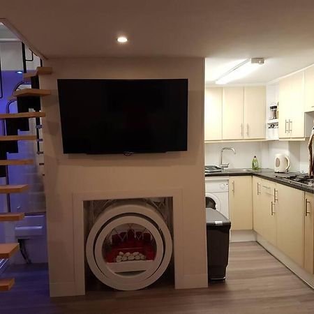 Beautiful Holiday Studio In The Heart Of Rochester Rochester (Kent) Exterior foto