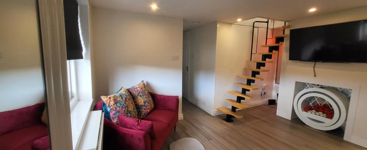 Beautiful Holiday Studio In The Heart Of Rochester Rochester (Kent) Exterior foto